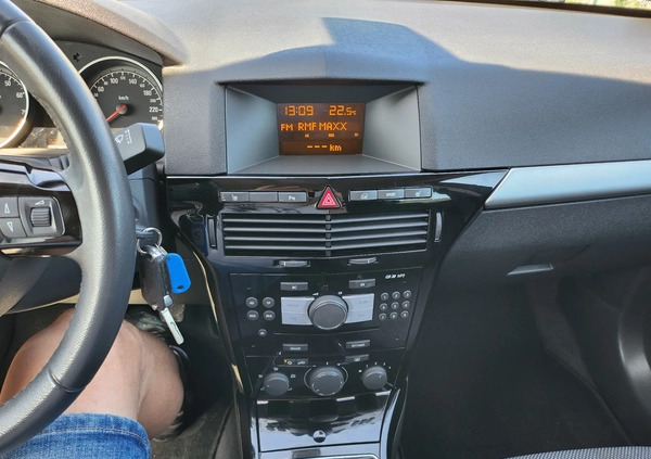 Opel Astra cena 18900 przebieg: 222929, rok produkcji 2010 z Piła małe 466